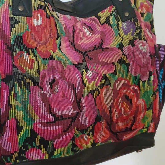 Nena and Co Moody floral TPB - Picture 2 of 16